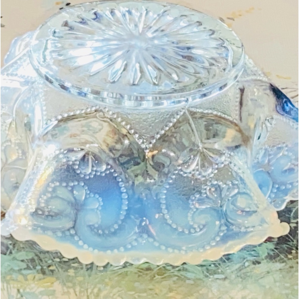 Dugan Antique Early 1900’s Iridescent/Frosted Rare Blue Glass🥣w/Beautiful Border - Picture 2 of 15